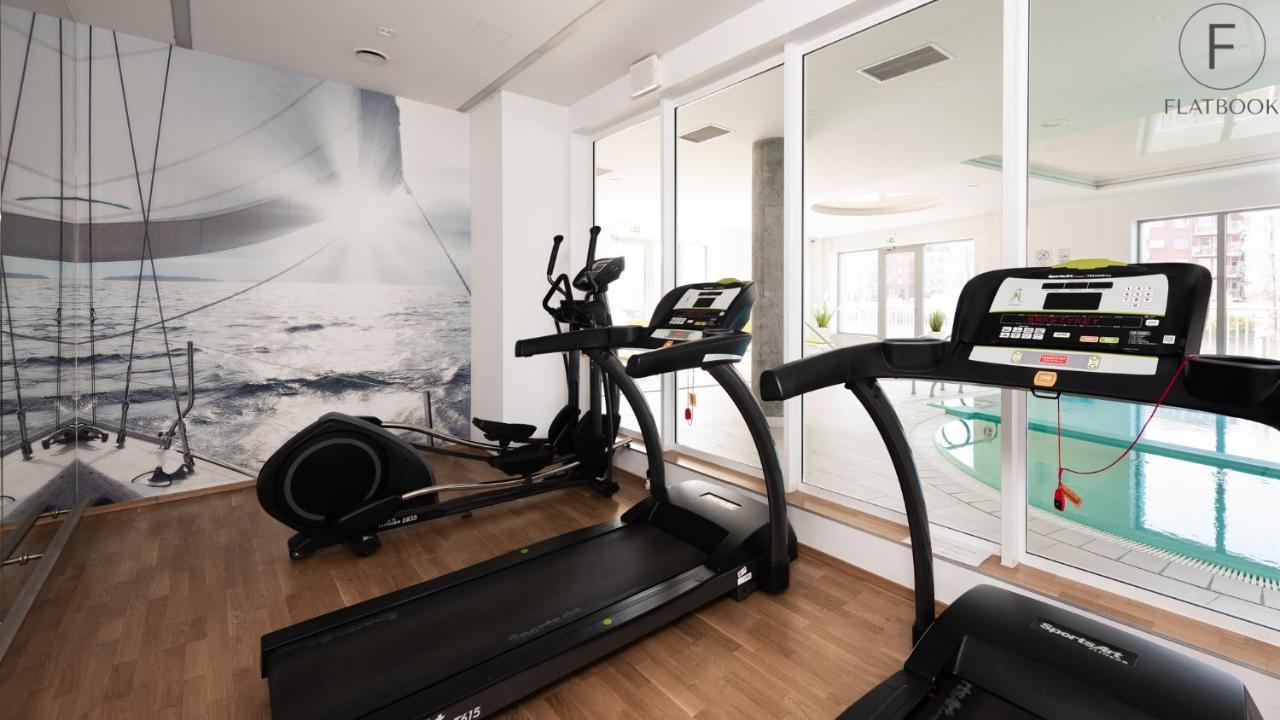Flatbook Apartments Waterlane Island Spa With Riverview Гданськ Екстер'єр фото